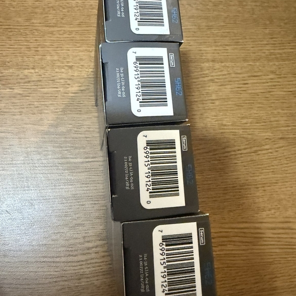 The Ordinary Foundation Set - NEW - Picture 3 of 6